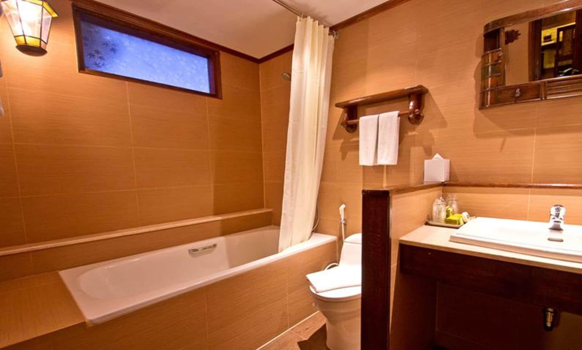 De Batara Hotel Bandung Exterior photo