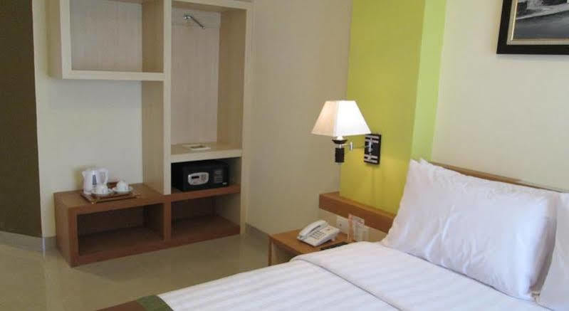De Batara Hotel Bandung Exterior photo